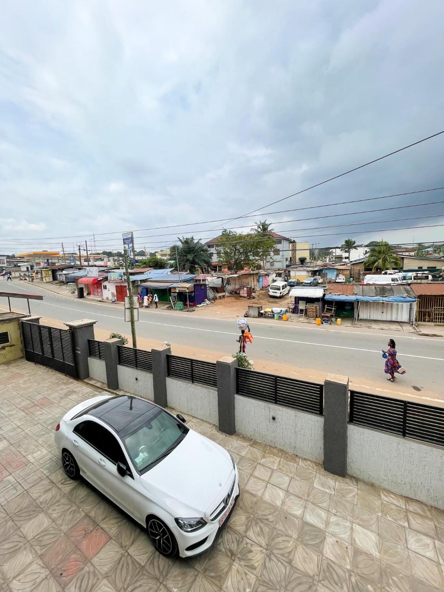 Seven Brothers Apartments Accra Eksteriør bilde